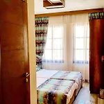 Old Town Boutique 쿠사다시