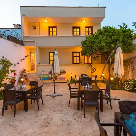 Old Town Boutique מלון קוסדסי